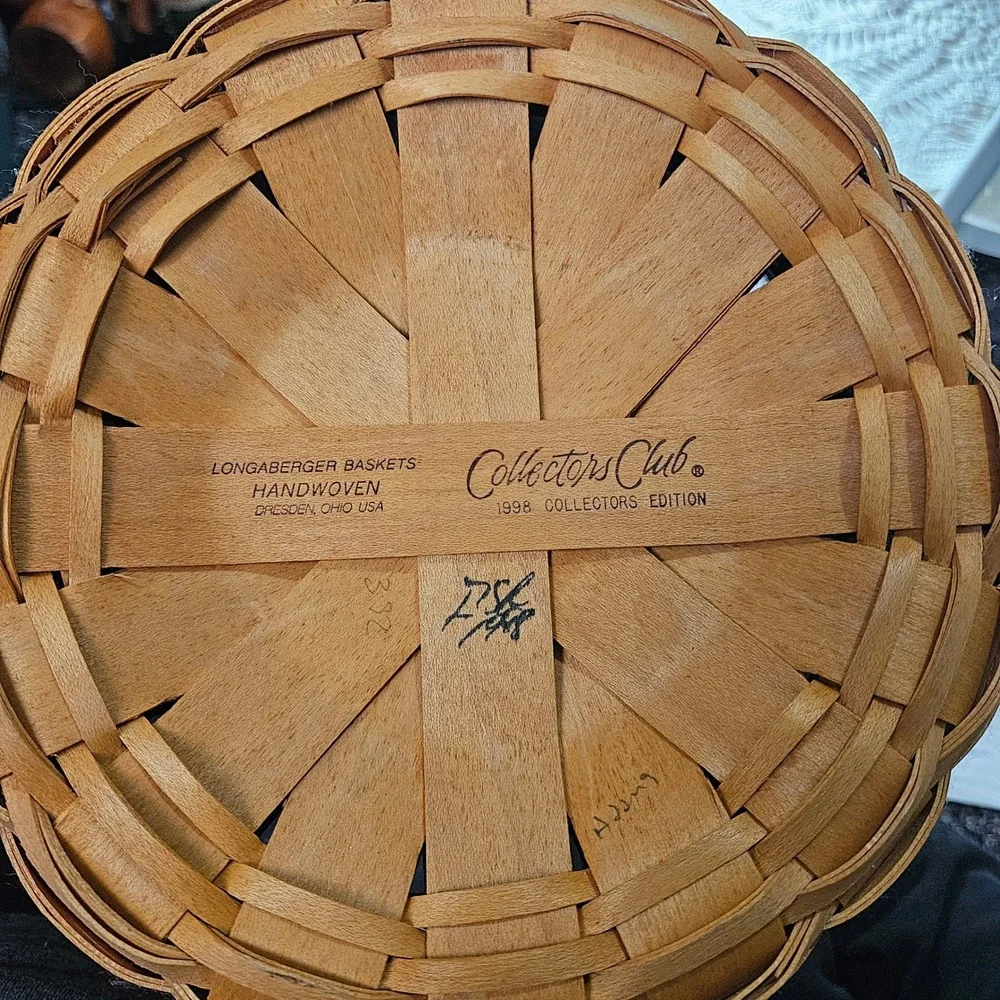 Longaberger Collectors Club 1998 Renewal Basket with Liner & Protector 8.5x4